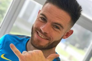 Nahitan Nández: salario y costos de transferencia